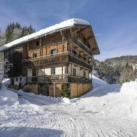 In Hopfgarten Near Bus