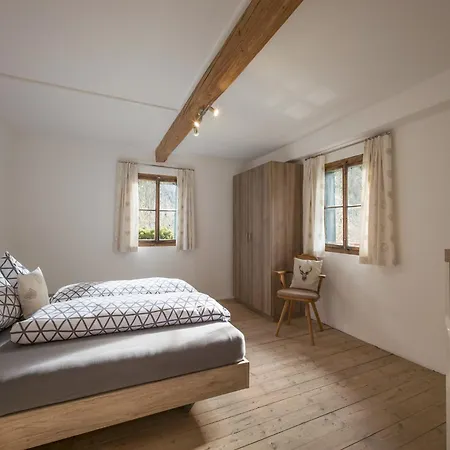 In Hopfgarten Near Bus 度假居 *