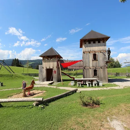 In Hopfgarten Near Bus * 布里克森谷地霍普夫加尔滕