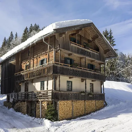 In Hopfgarten Near Bus