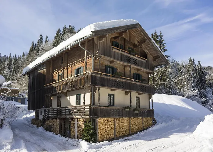 In Hopfgarten Near Bus